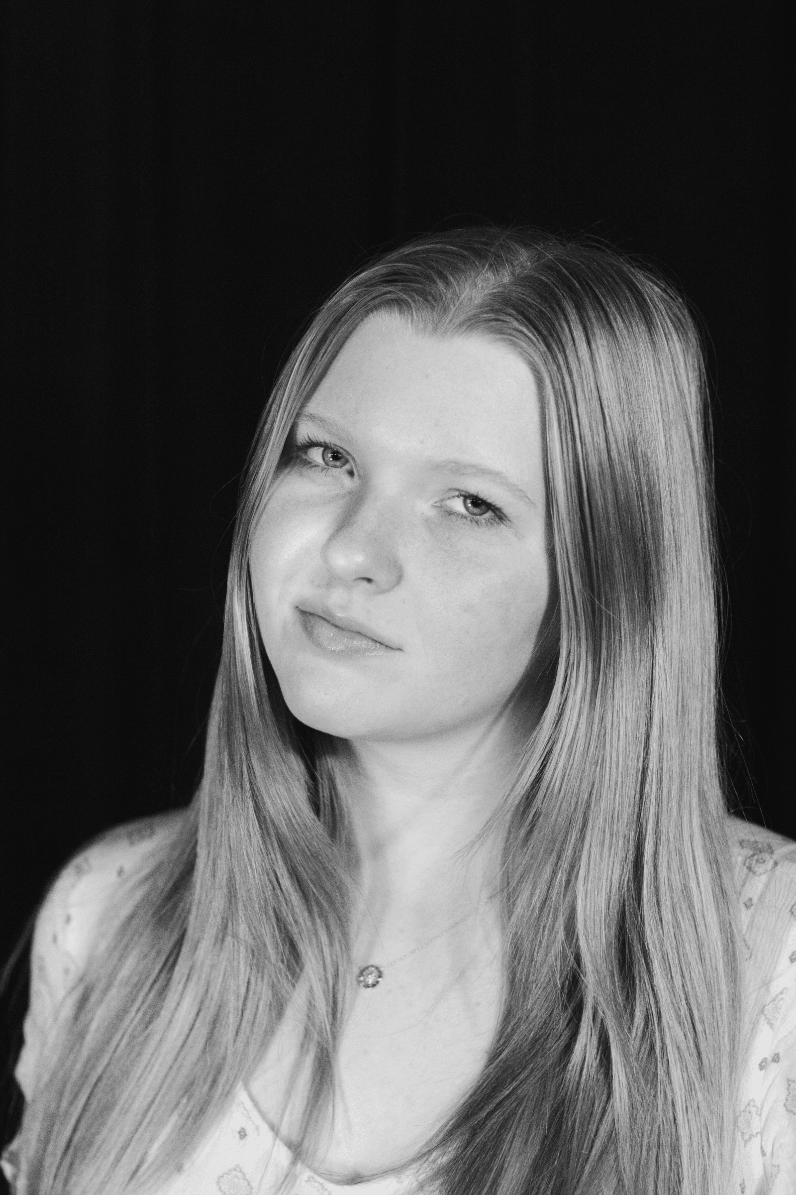 Kline_Via_BW Cast