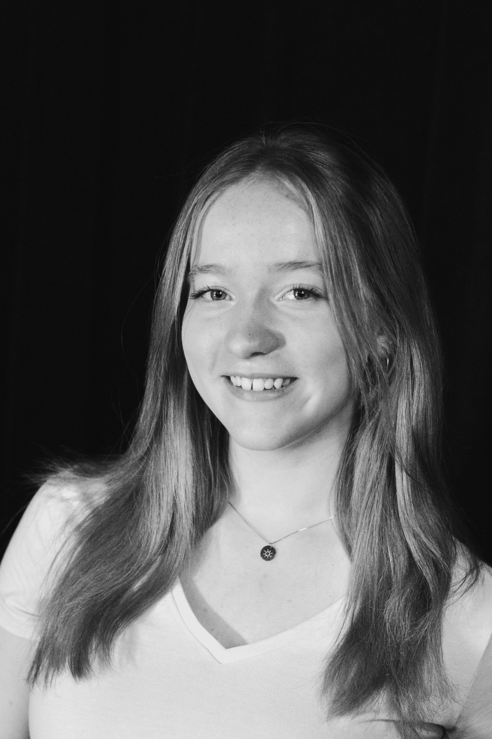 Olberg_Kaia_BW Cast